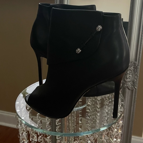 Black peep toe booties. Excellent condition, rhinestones accented side bow. - Picture 4 of 4